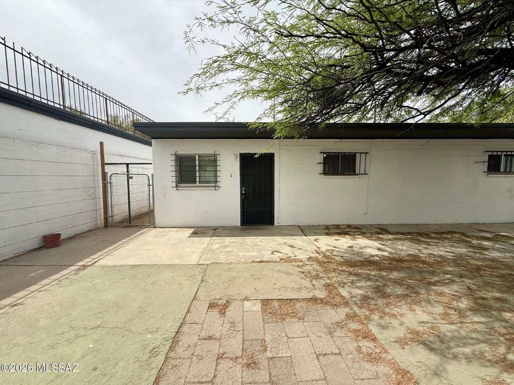 3564 E Kleindale Rd Apt C, Tucson, AZ 85716