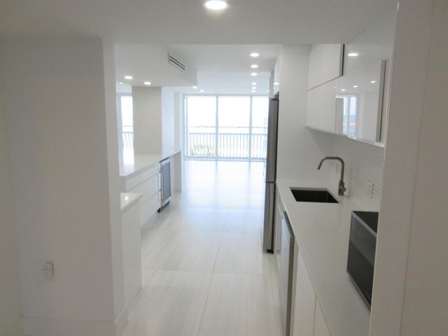 2200 S Ocean Lane 205, Fort Lauderdale, FL 33316