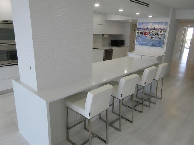 2200 S Ocean Lane 205, Fort Lauderdale, FL 33316