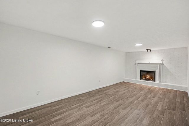 105 Tracy Ct, Radcliff, KY 40160