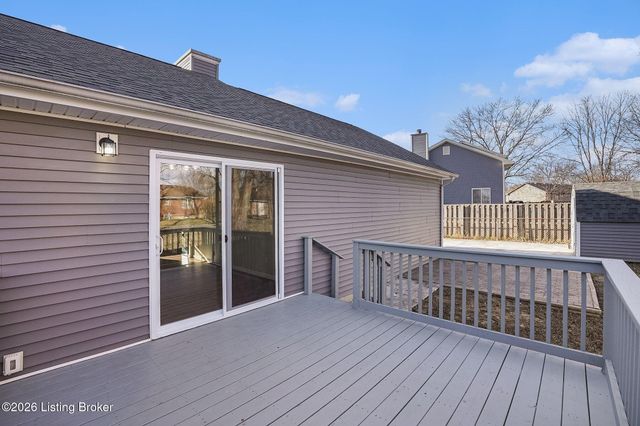 105 Tracy Ct, Radcliff, KY 40160