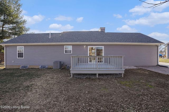 105 Tracy Ct, Radcliff, KY 40160