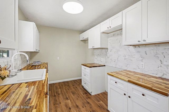 105 Tracy Ct, Radcliff, KY 40160