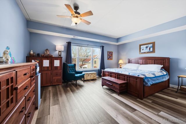 10 N Gilbert Street 217, South Elgin, IL 60177