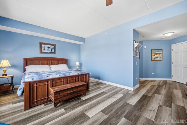 10 N Gilbert Street 217, South Elgin, IL 60177