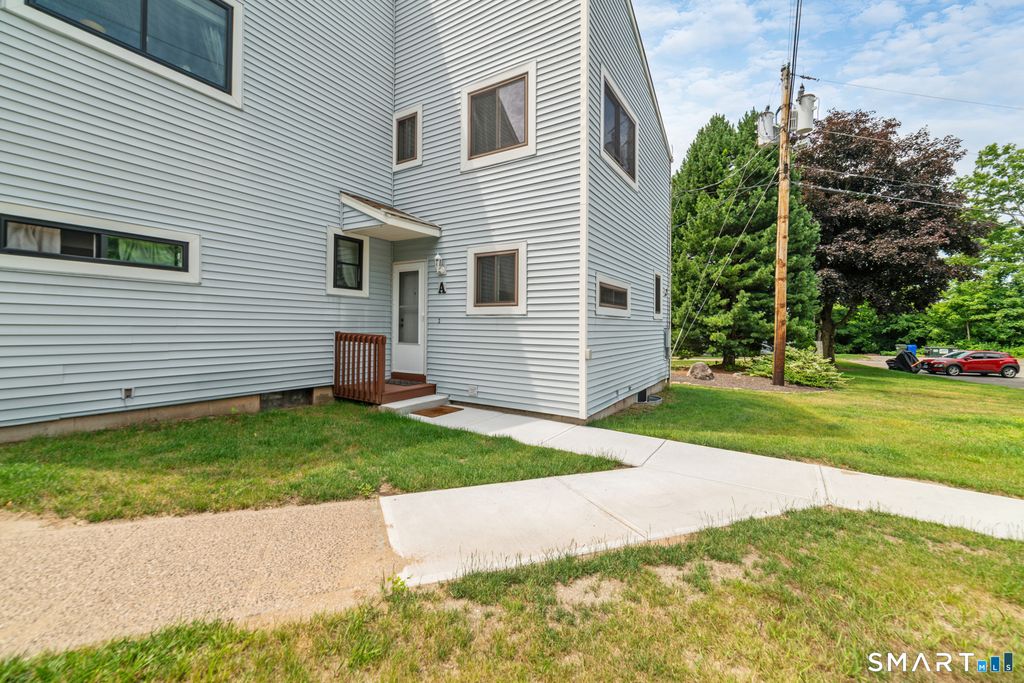 111 Wooster Street 2A, Naugatuck, CT 06770
