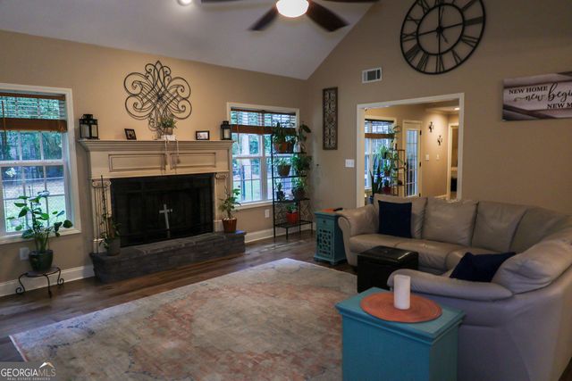 154 Cole Forest, Barnesville, GA 30204