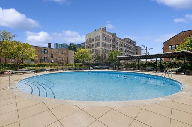 3930 N Pine Grove Avenue 2313, Chicago, IL 60613