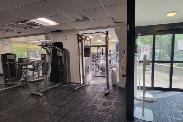 3930 N Pine Grove Avenue 2313, Chicago, IL 60613