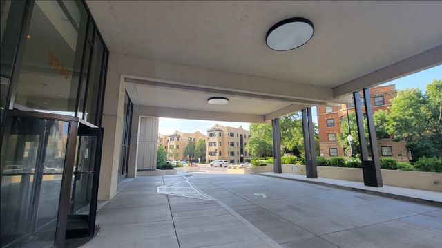 3930 N Pine Grove Avenue 2313, Chicago, IL 60613