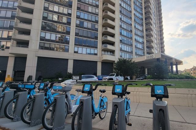 3930 N Pine Grove Avenue 2313, Chicago, IL 60613