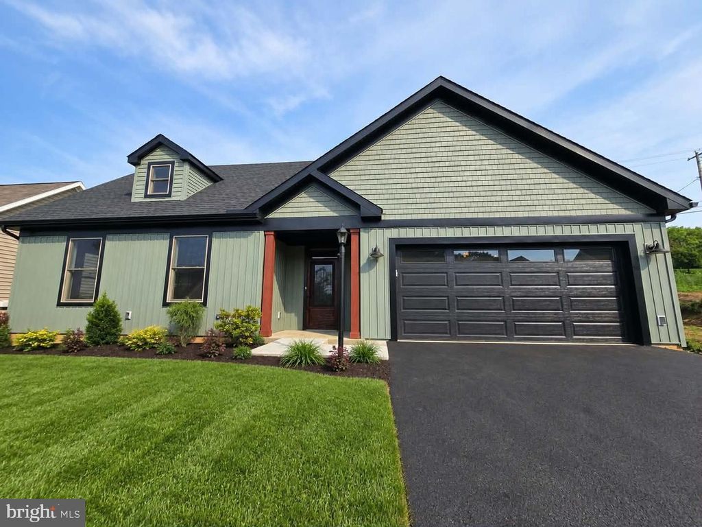 1003 ALLWEIN DR, Lebanon, PA 17042