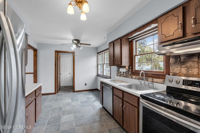 801 Broadway Boulevard, Toms River, NJ 08757