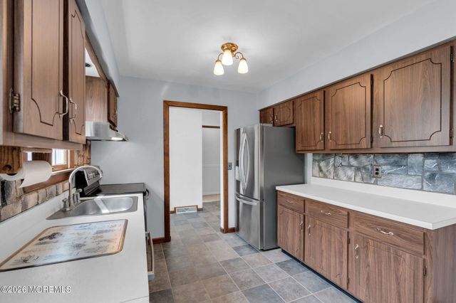801 Broadway Boulevard, Toms River, NJ 08757