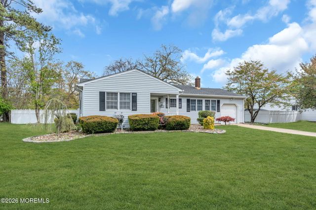 801 Broadway Boulevard, Toms River, NJ 08757