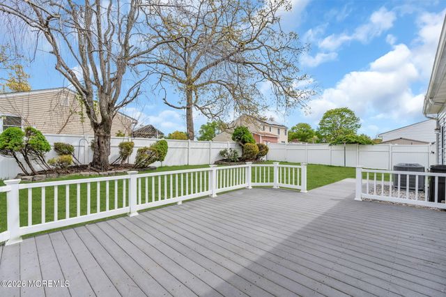 801 Broadway Boulevard, Toms River, NJ 08757