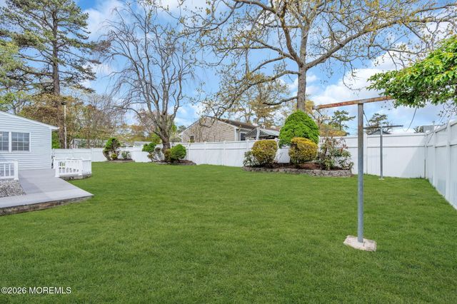 801 Broadway Boulevard, Toms River, NJ 08757