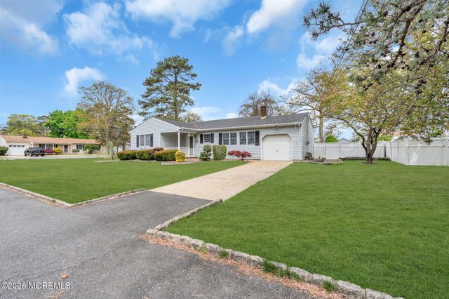 801 Broadway Boulevard, Toms River, NJ 08757