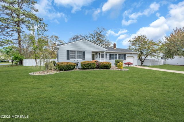 801 Broadway Boulevard, Toms River, NJ 08757