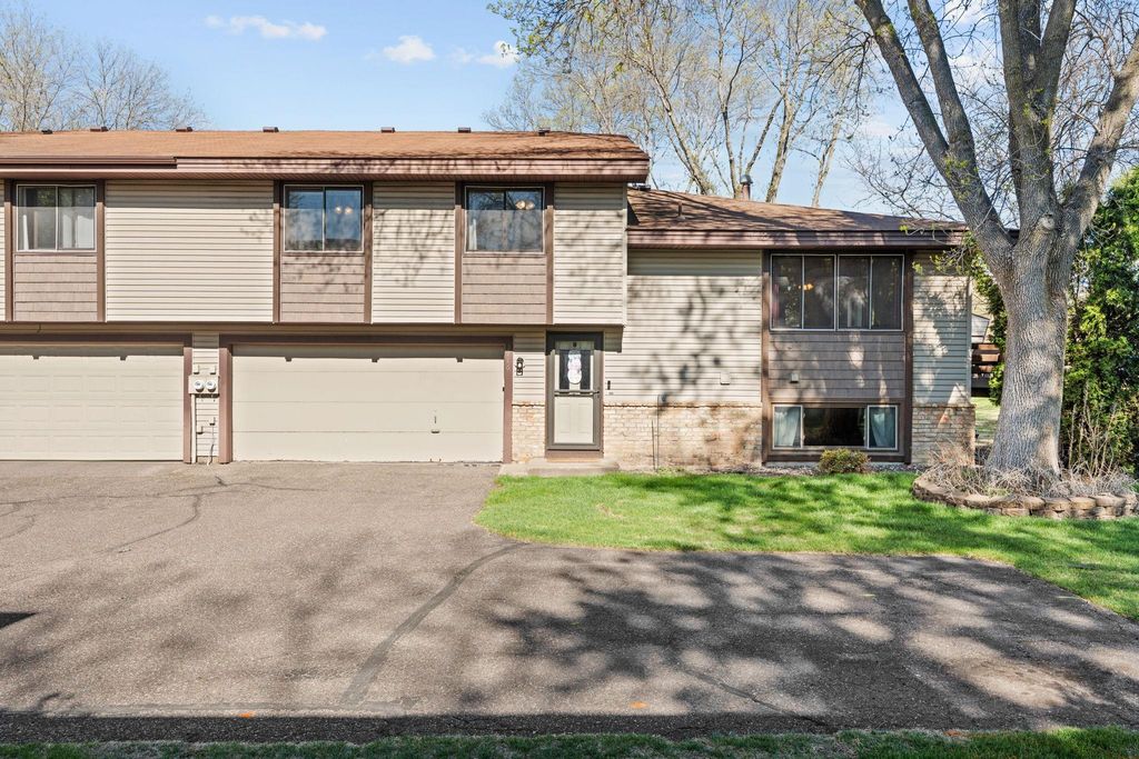 3716 Brookdale Circle N, Brooklyn Park, MN 55443