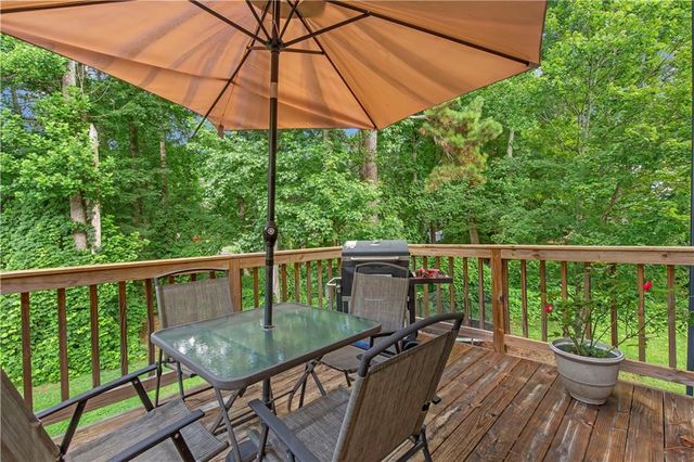 4307 Chads Park Drive, Powder Springs, GA 30127