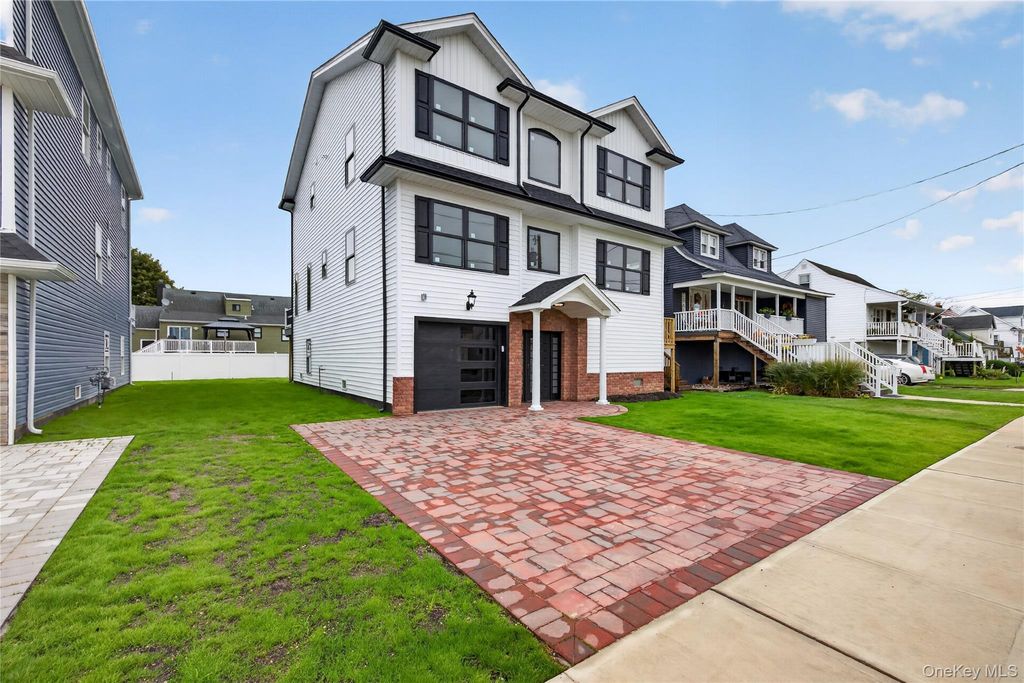 267 Roosevelt Avenue, Freeport, NY 11520 — photo 3