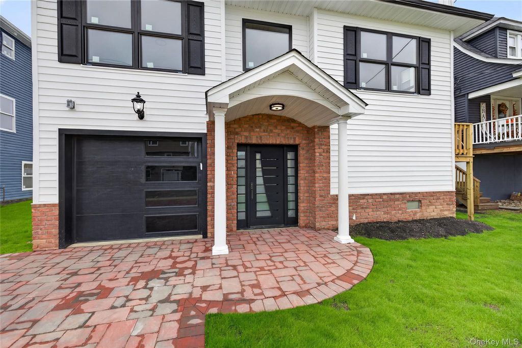 267 Roosevelt Avenue, Freeport, NY 11520 — photo 4