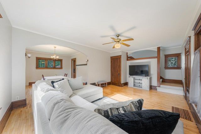 110 E RANDALL STREET, Appleton, WI 54911