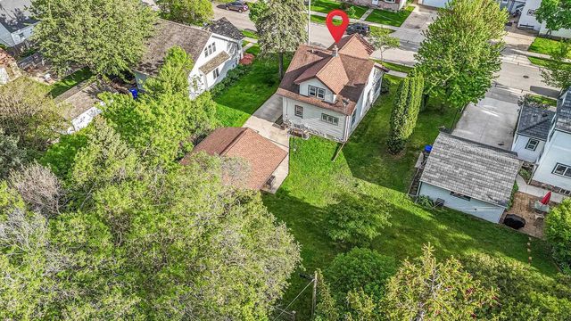 110 E RANDALL STREET, Appleton, WI 54911