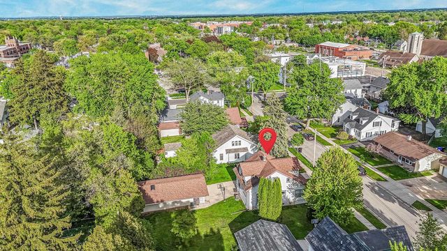 110 E RANDALL STREET, Appleton, WI 54911