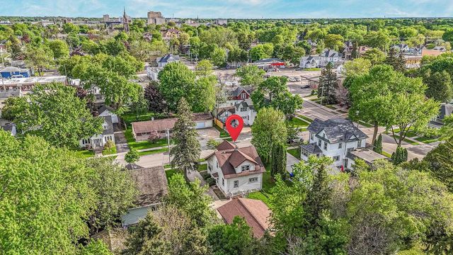 110 E RANDALL STREET, Appleton, WI 54911