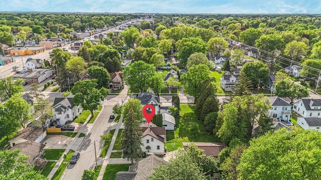 110 E RANDALL STREET, Appleton, WI 54911