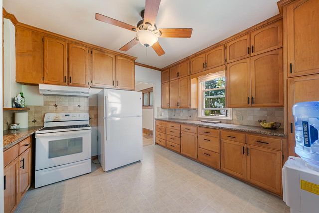 110 E RANDALL STREET, Appleton, WI 54911