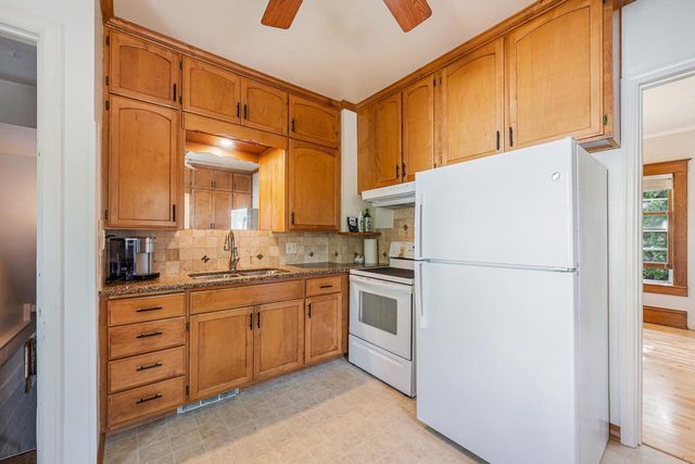 110 E RANDALL STREET, Appleton, WI 54911