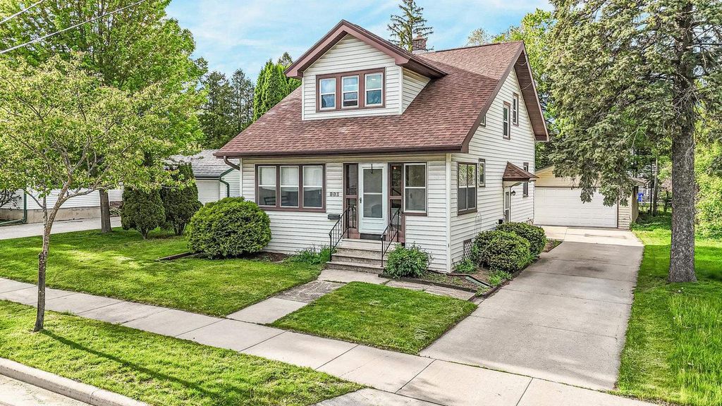 110 E RANDALL STREET, Appleton, WI 54911
