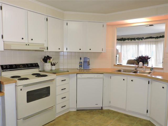 201 CALOOSA LAKE CIRCLE S, Lake Wales, FL 33859