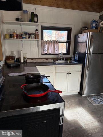 692 PLUM TREE LN, Berkeley Springs, WV 25411