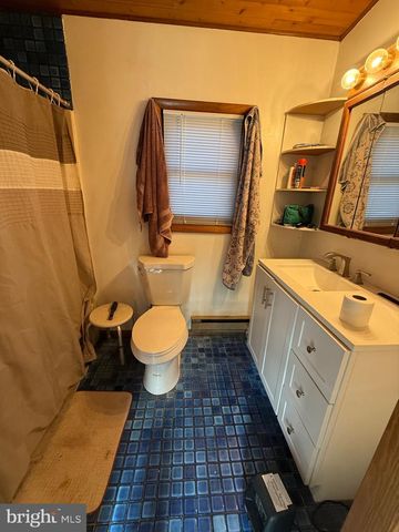 692 PLUM TREE LN, Berkeley Springs, WV 25411