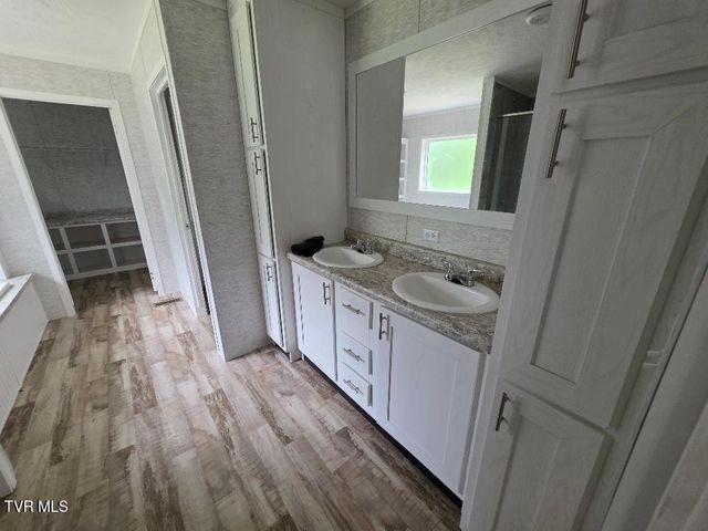 176 Rivershadows Drive, Rogersville, TN 37857
