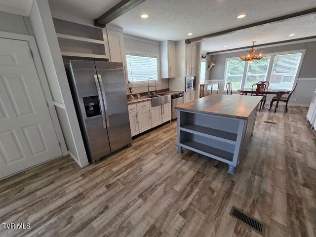 176 Rivershadows Drive, Rogersville, TN 37857
