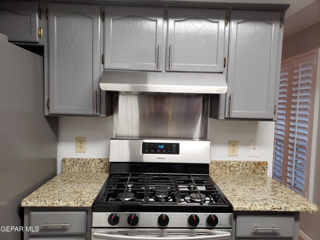 4365 LOMA DE ORO Drive, El Paso, TX 79934