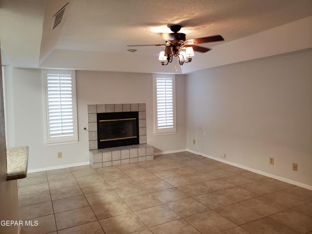 4365 LOMA DE ORO Drive, El Paso, TX 79934