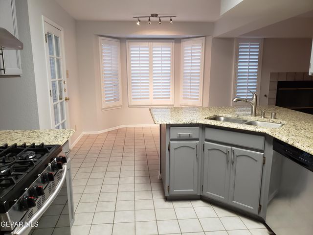 4365 LOMA DE ORO Drive, El Paso, TX 79934