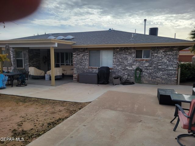 4365 LOMA DE ORO Drive, El Paso, TX 79934