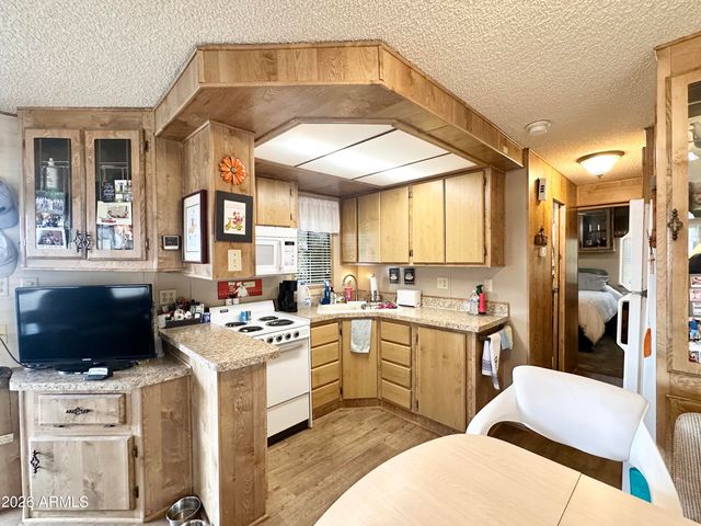 1015 S PROPSECTOR Drive, Apache Junction, AZ 85119