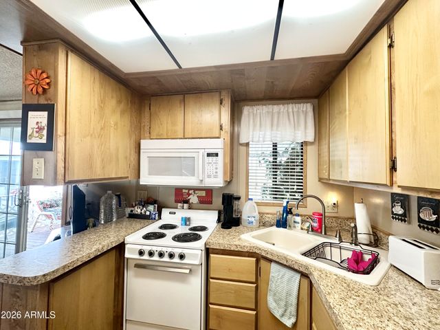 1015 S PROPSECTOR Drive, Apache Junction, AZ 85119