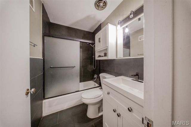 2893 Lesmer Court, St Louis, MO 63114