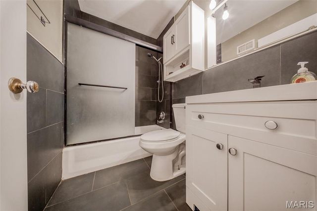 2893 Lesmer Court, St Louis, MO 63114