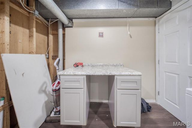 2893 Lesmer Court, St Louis, MO 63114