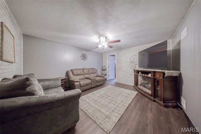 2893 Lesmer Court, St Louis, MO 63114